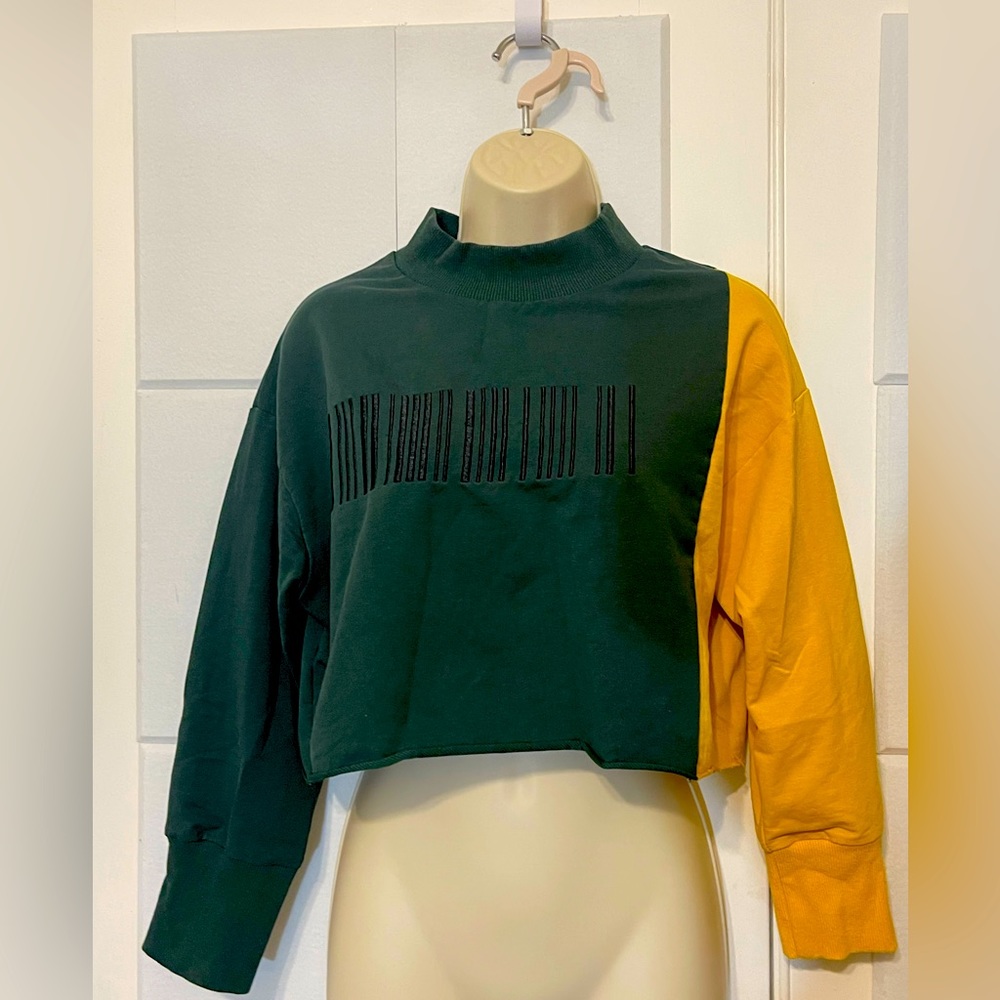 ZAFUL crop top. Size Medium